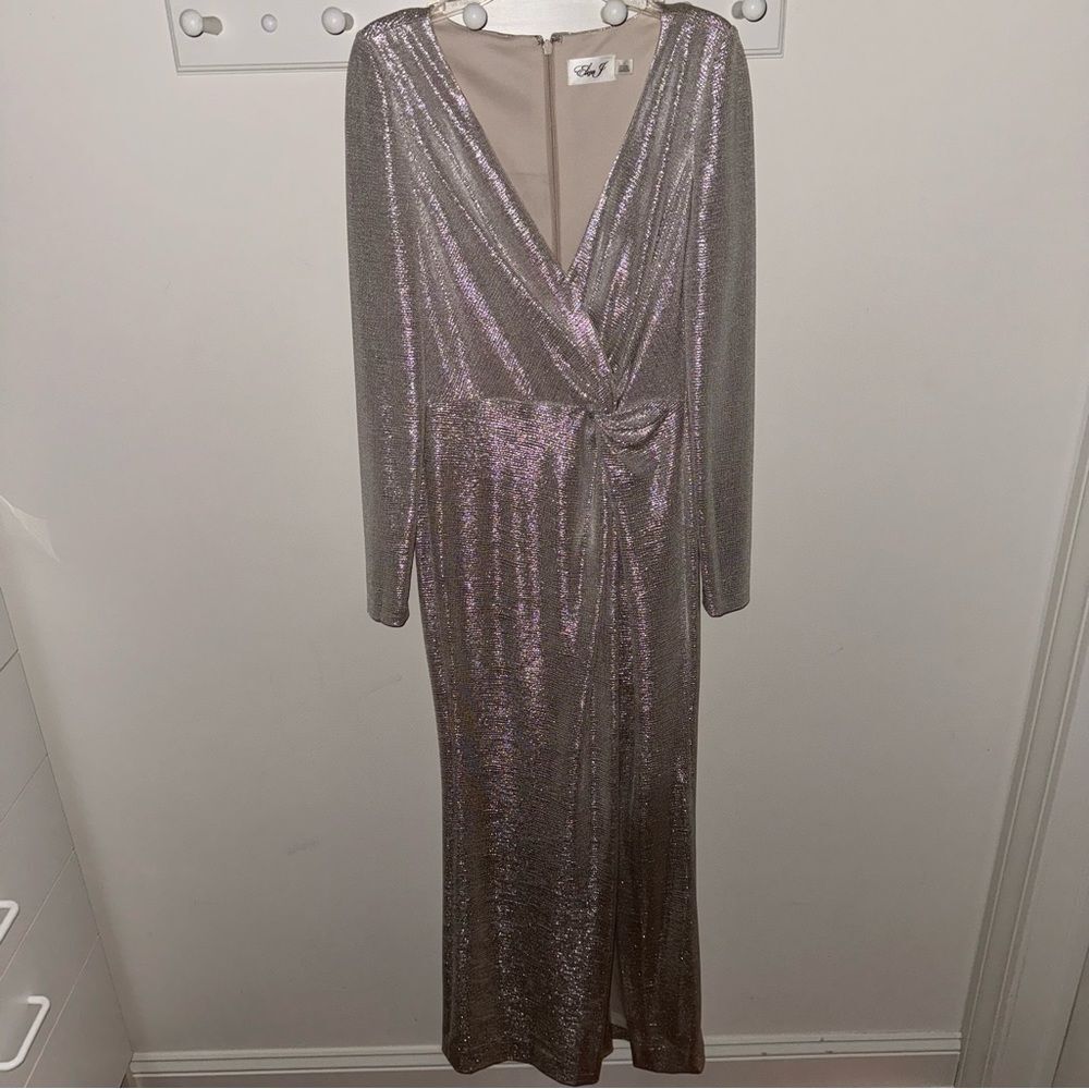 Eliza J Silver Metallic V-Neck Twist Front Plunging Long-Sleeve Wrap Gown